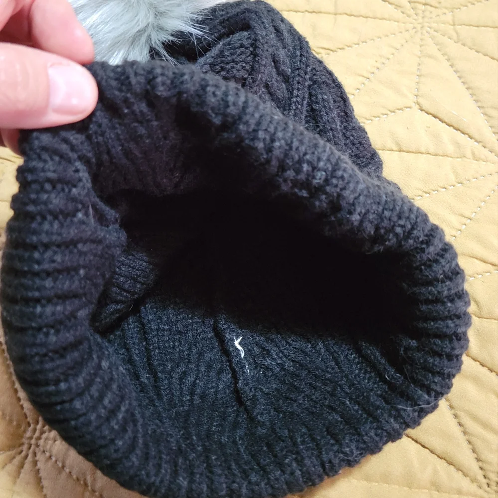 Fabletics Beanie - Picture 3 of 3